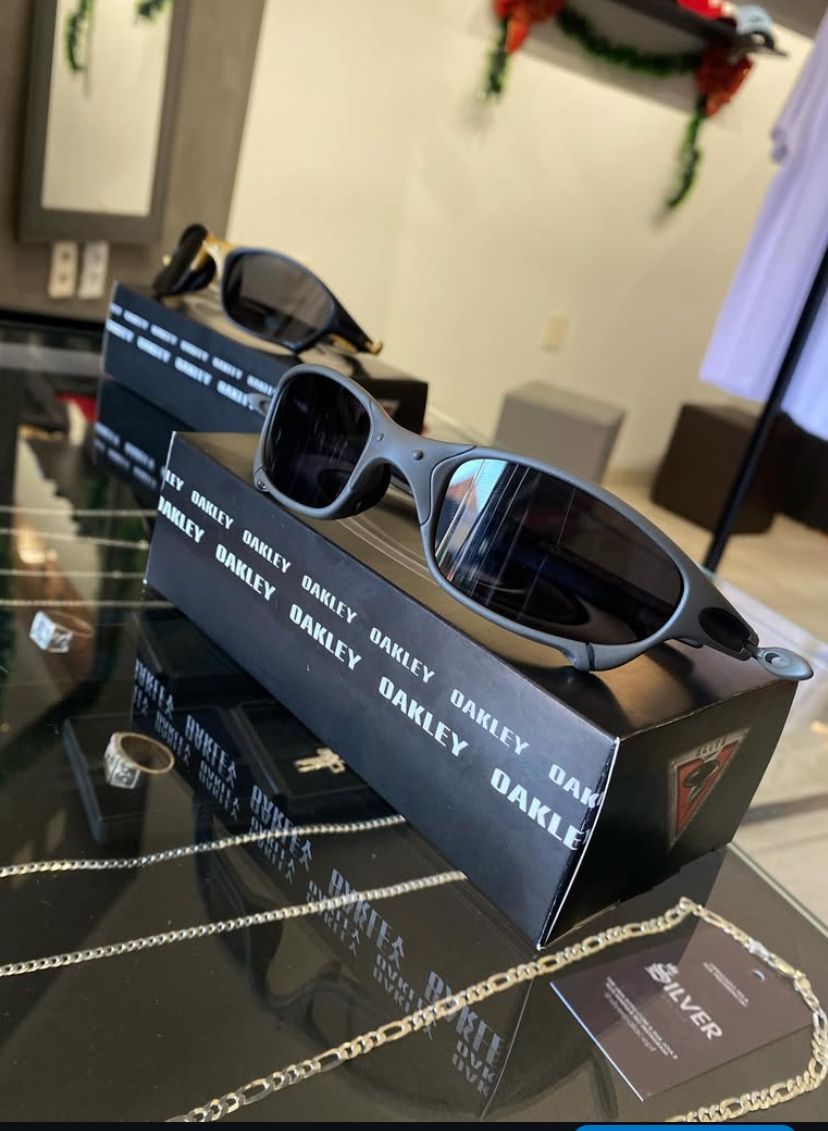 ÓCULOS JULIETTE - OAKLEY CINZA ESCURO